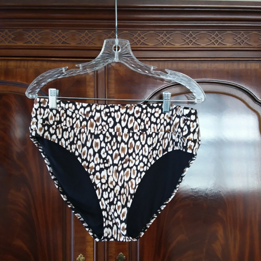 Tommy Bahamas EUC high waisted bikini bottkms